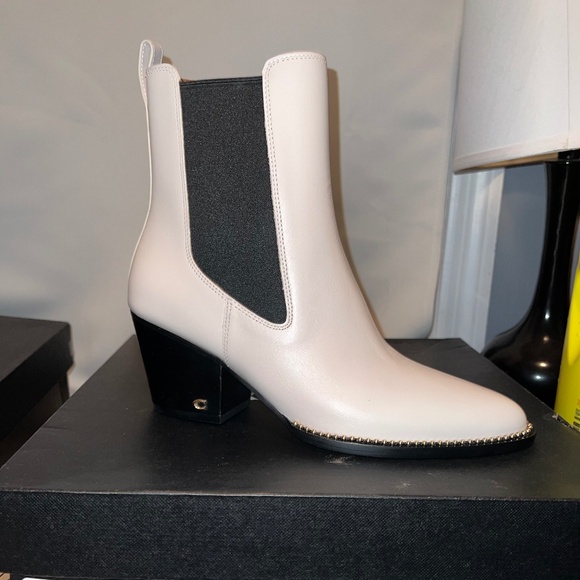 Coach Pierce Leather Bootie size 9 - Picture 1 of 2